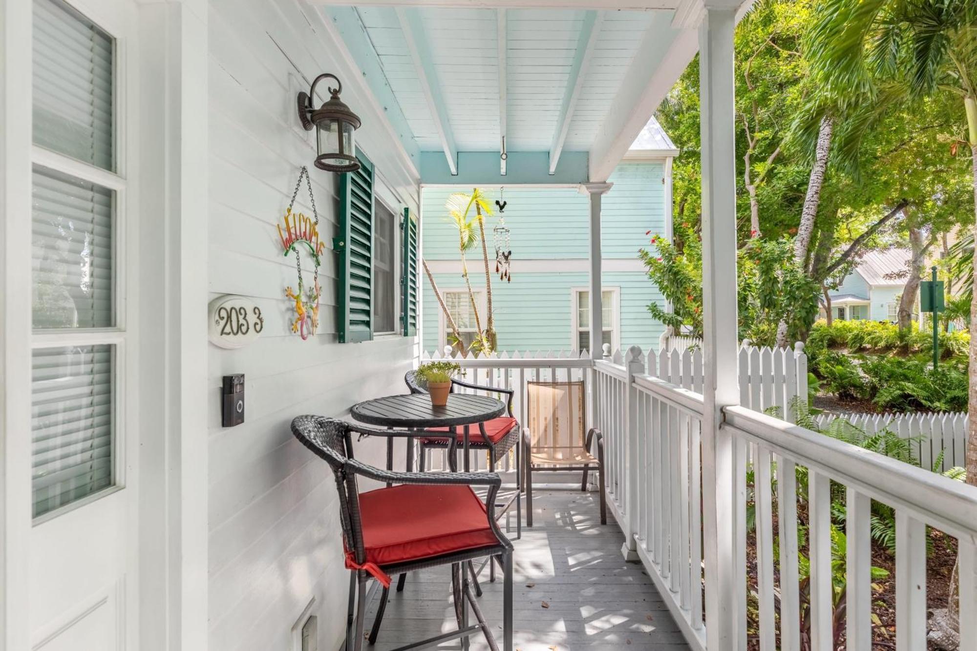 Southard Getaway By Avantstay W Covered Patio Great Location Shared Pool Week Long Stays Key West Buitenkant foto